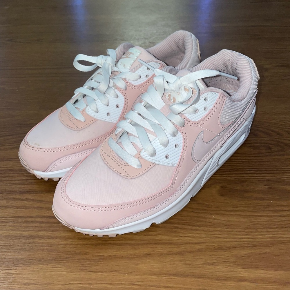 Nike Women's Air Max 90 Shoes